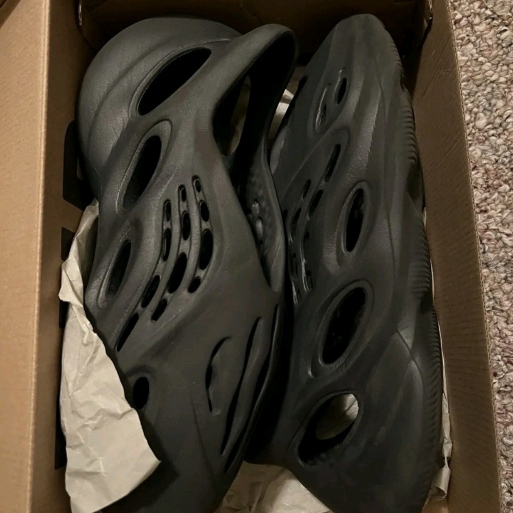 Size 10 - adidas Yeezy Foam Runner Onyx